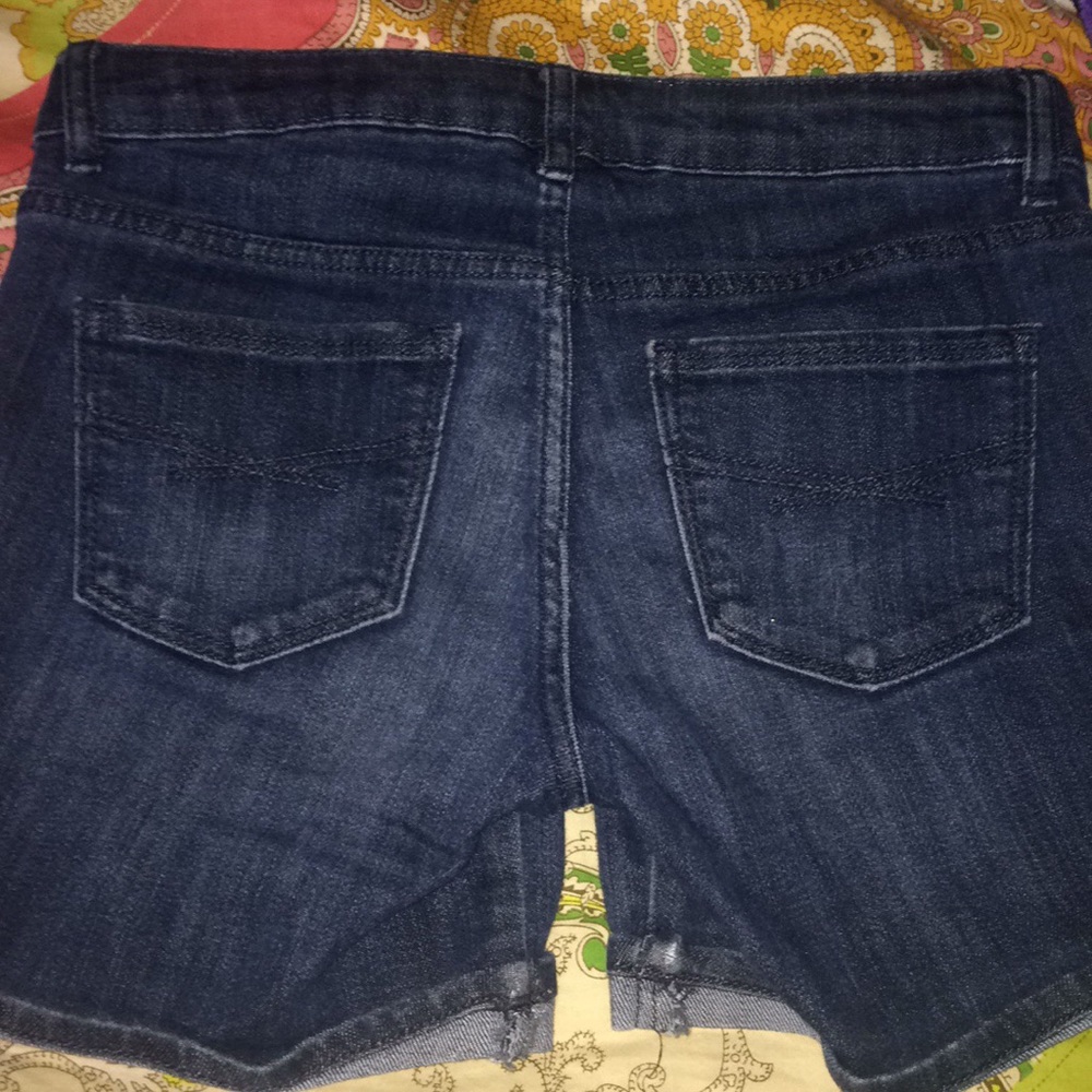 Shorts - Picture 2 of 3